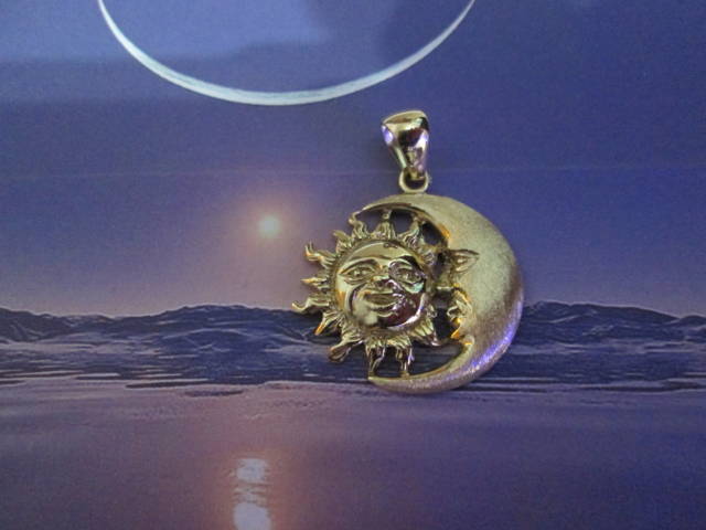 Sole e Luna - Ciondolo (Oro) - The Sun and the Moon - Pendant (Gold)