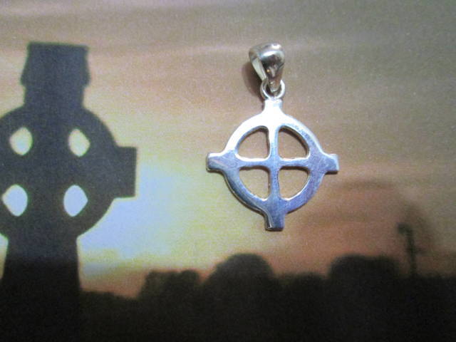 Ciondolo croce celtica stilizzata 