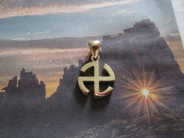 Svastica Runica dell'Universo - Ciondolo (Oro) - Runic Swastica of the Universe - Pendant (Gold)